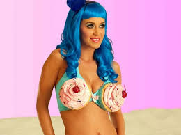 ONLY Katy Perry can get away with this look...